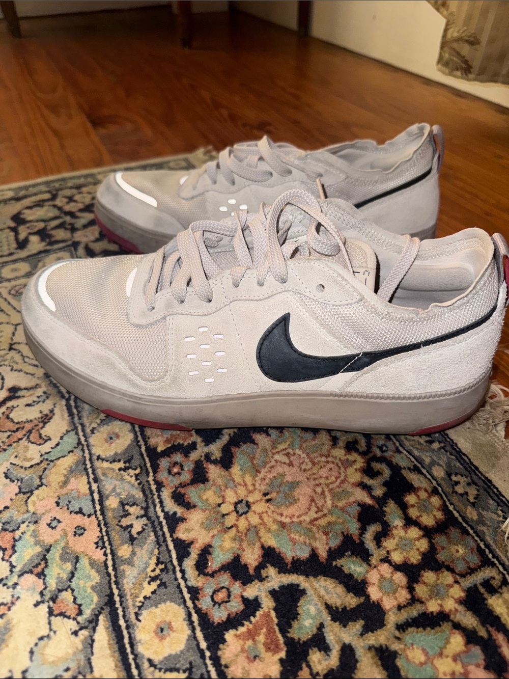 Nike Men’s Low-Top Sneakers - Light Gray with Black Swoosh